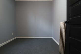 9812 S Avenue H in Chicago, IL - Building Photo - Building Photo