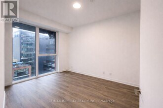 180 Front St E in Toronto, ON - Building Photo - Building Photo