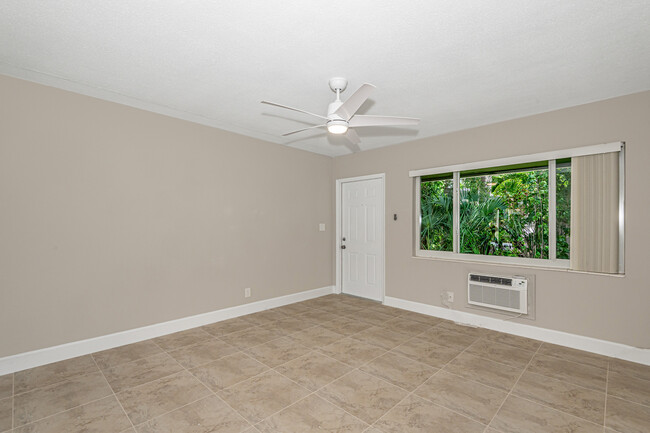 2170 NE 44th St in Lighthouse Point, FL - Building Photo - Interior Photo