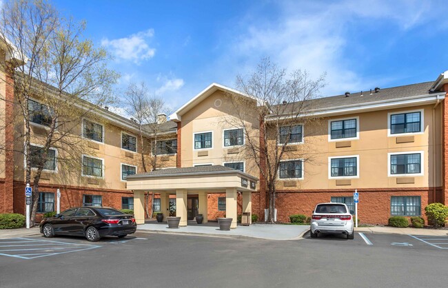 Furnished Studio-Long Island - Melville