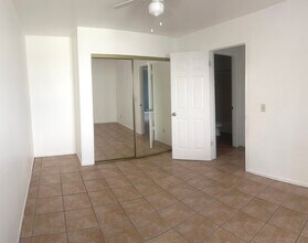 240 E Graham Ave, Unit 12 in Lake Elsinore, CA - Building Photo - Building Photo