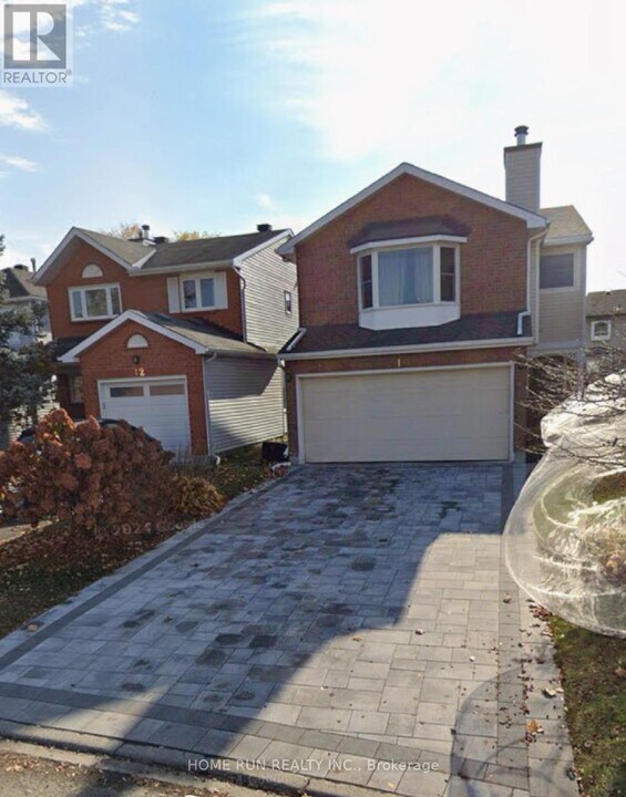 10 Saddle Crescent in Ottawa, ON - Building Photo