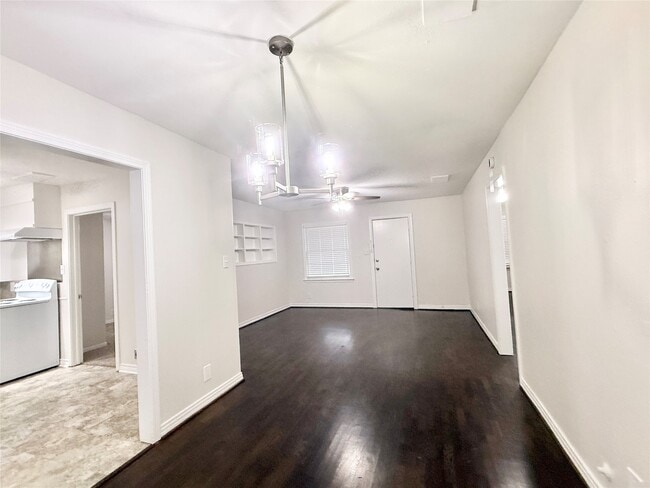 property at 832 S Anderson St