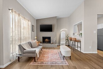 2001 Bering Dr in Houston, TX - Building Photo - Building Photo