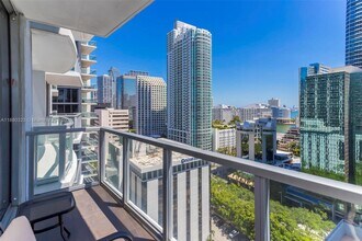 1050 Brickell Ave in Miami, FL - Building Photo - Building Photo