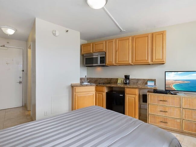 134 Kapahulu Ave, Unit 606 in Honolulu, HI - Foto de edificio - Building Photo