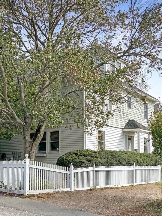 53 Norwood Ave in Manchester by the Sea, MA - Building Photo