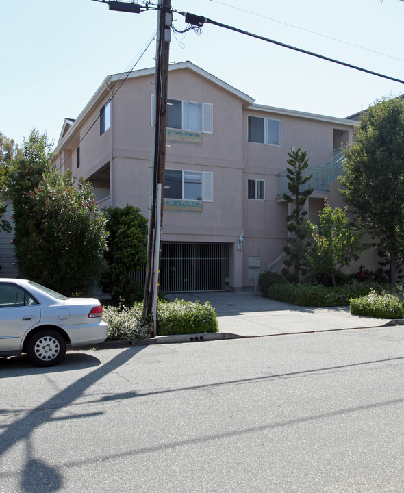 744 Walnut St in San Carlos, CA - Foto de edificio