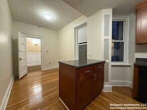 1788 Beacon St in Brookline, MA - Building Photo - Building Photo