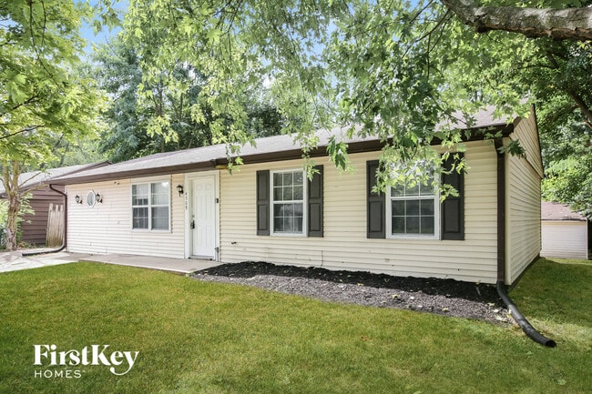 4509 Phoenix Dr in Indianapolis, IN - Foto de edificio - Building Photo