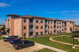 Amber Oaks in Pearland, TX - Building Photo - Building Photo