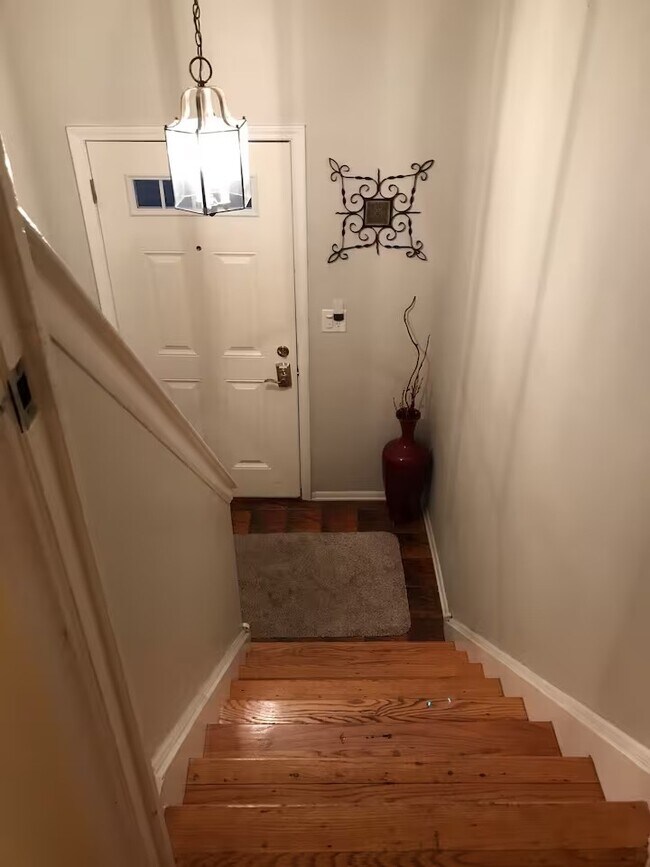 553 W Park Ave, Unit A in Libertyville, IL - Building Photo - Building Photo