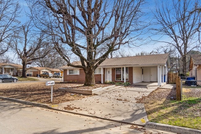 1606 Savannah Dr in Fort Smith, AR - Building Photo - Building Photo