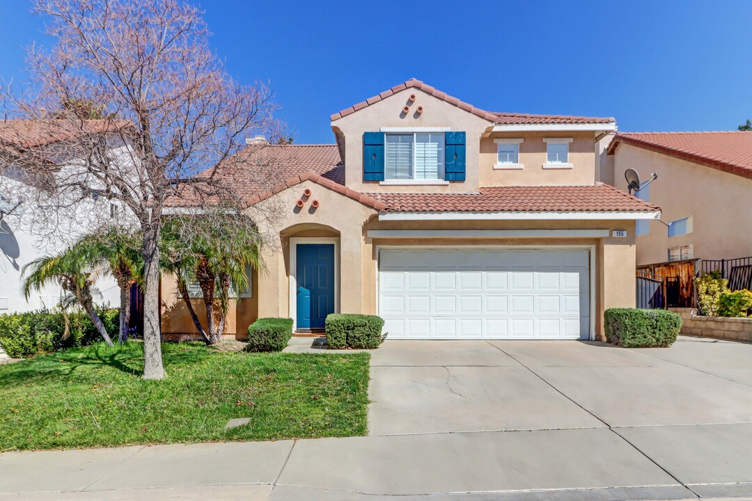 155 Tamarack Dr, Unit B in Corona, CA - Building Photo