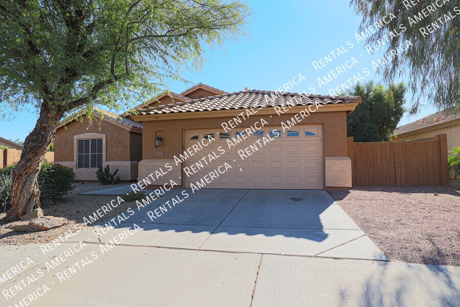 703 W Canary Way in Chandler, AZ - Foto de edificio