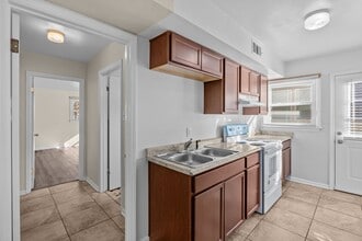 1827 Cullen Ave in Chesapeake, VA - Building Photo - Building Photo