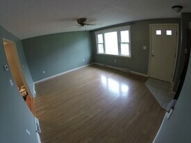 84 Union St in Franklin, MA - Building Photo