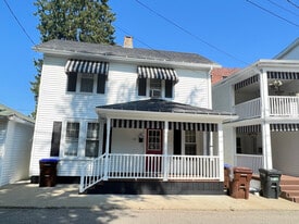 114 Bernet Way in Franklin, PA - Building Photo