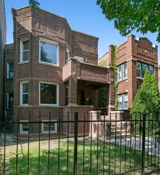 4704 N Talman Ave in Chicago, IL - Building Photo