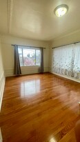 566 53rd St, Unit 566 in Oakland, CA - Building Photo