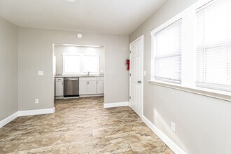 177 Half Cir Ln in Hendersonville, NC - Building Photo - Building Photo