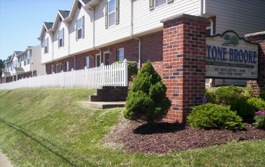 Stone Brooke in Weirton, WV - Foto de edificio