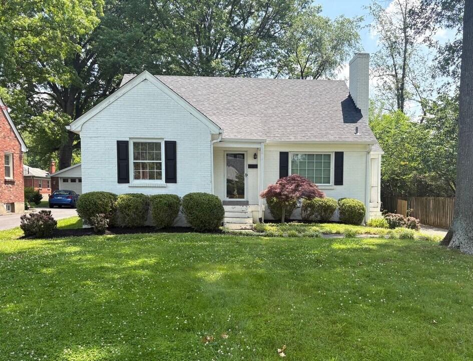 305 Tyne Rd in Louisville, KY - Building Photo