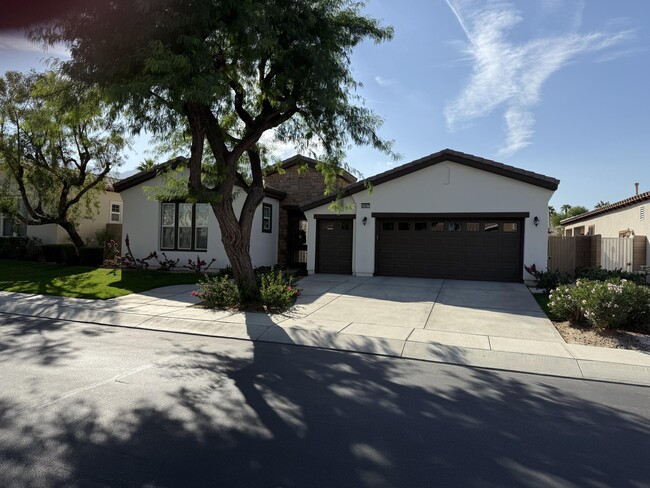 60907 Fire Barrel Dr in La Quinta, CA - Foto de edificio - Building Photo