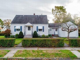 4 Windsor Rd in Hamden, CT - Building Photo