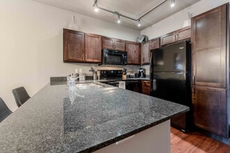 Township 28 in Springfield, MO - Foto de edificio - Building Photo