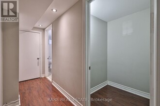 645 Wilson St in Hamilton, ON - Building Photo - Building Photo