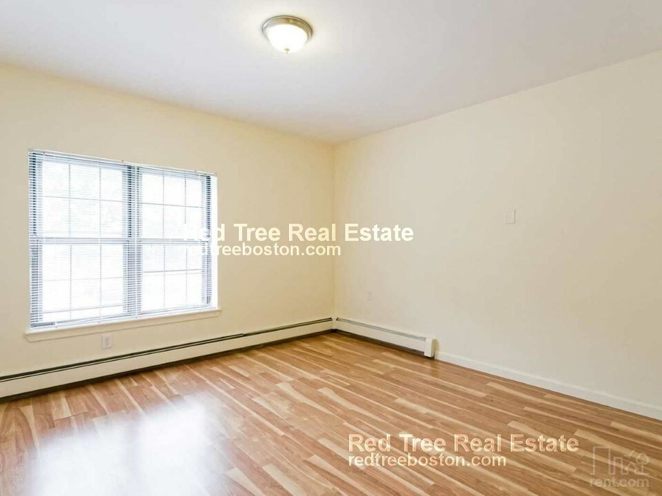 757 Highland Ave in Needham, MA - Building Photo