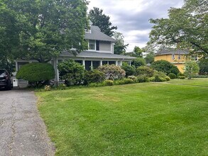 96 Beach Bluff Ave in Swampscott, MA - Building Photo - Building Photo