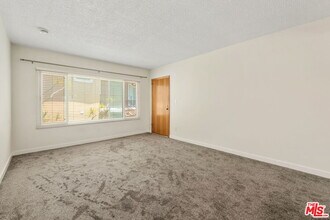 8335 W Manchester Ave in Los Angeles, CA - Building Photo - Building Photo