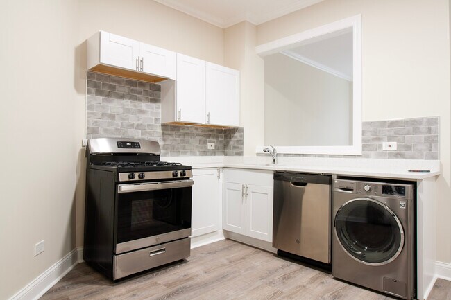 2905 N Mildred Ave in Chicago, IL - Foto de edificio - Building Photo