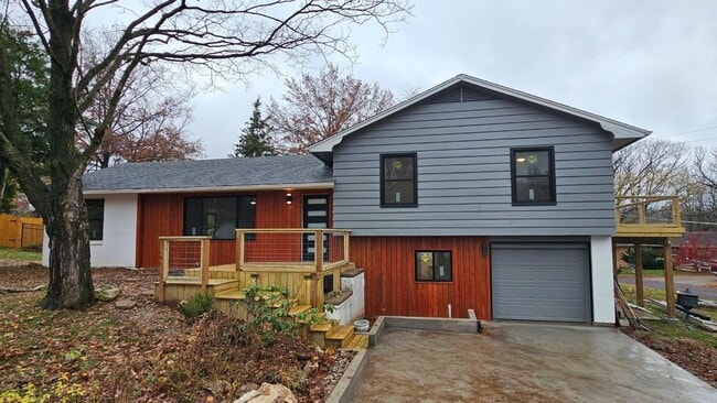 property at 2002 Woodlea Dr