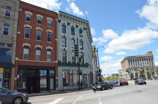 Milwaukee & Division in Chicago, IL - Foto de edificio - Building Photo