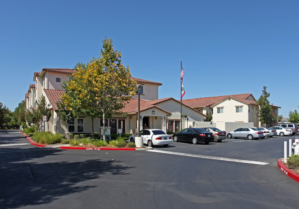 Vintage at Laguna I in Elk Grove, CA - Building Photo