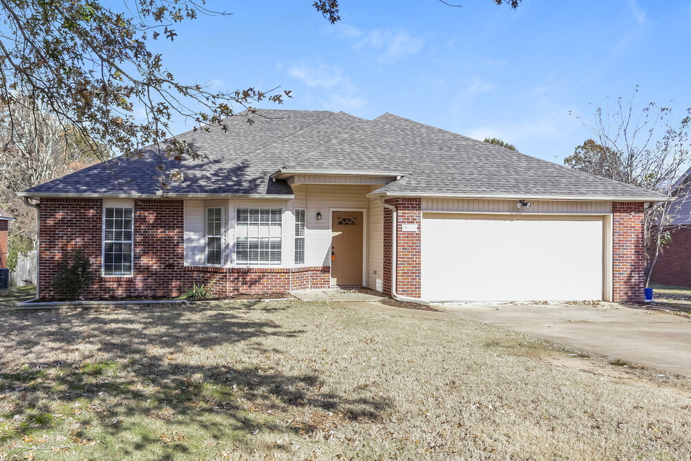 10222 Amanda Dr in Olive Branch, MS - Building Photo