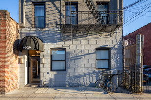 4029 23rd St in Long Island City, NY - Foto de edificio - Building Photo