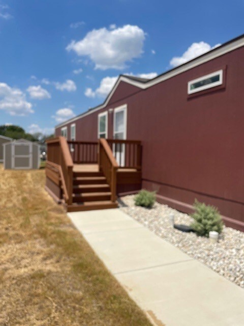 15949 S Flores St in San Antonio, TX - Building Photo - Building Photo
