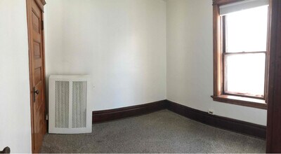 423 N 1st Ave E in Duluth, MN - Building Photo - Building Photo