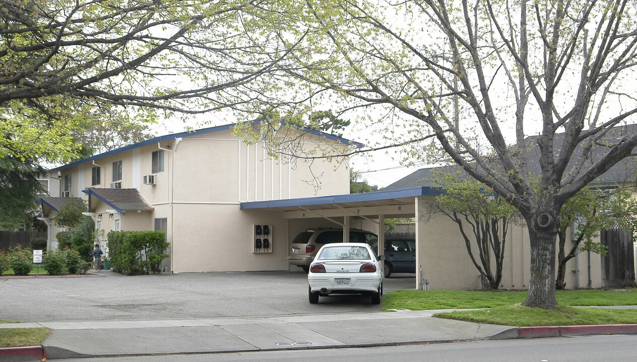 328 N Livermore Ave in Livermore, CA - Building Photo