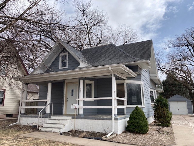 921 W 12th St in Hastings, NE - Building Photo