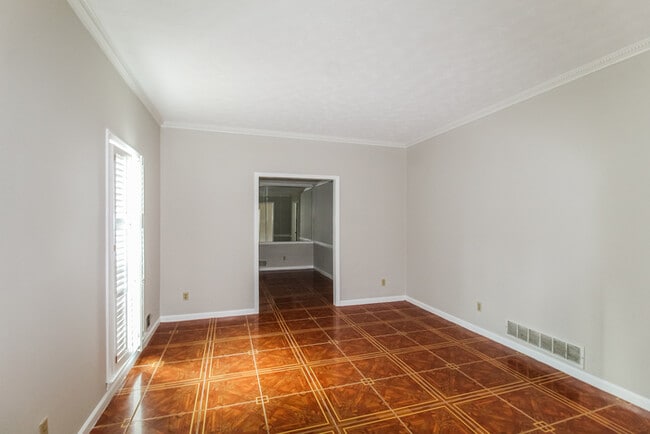 4806 Castlewood Dr SW in Lilburn, GA - Building Photo - Building Photo