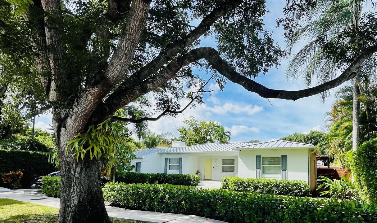 4633 SW 13th Ter in Miami, FL - Foto de edificio