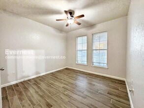 8290 Gate Pkwy W, Unit UNIT 117 in Jacksonville, FL - Building Photo - Building Photo