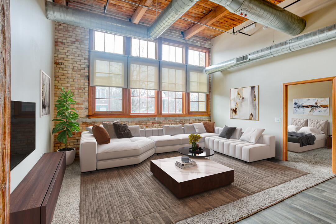 Amazon Apartments in Muskegon, MI - Building Photo