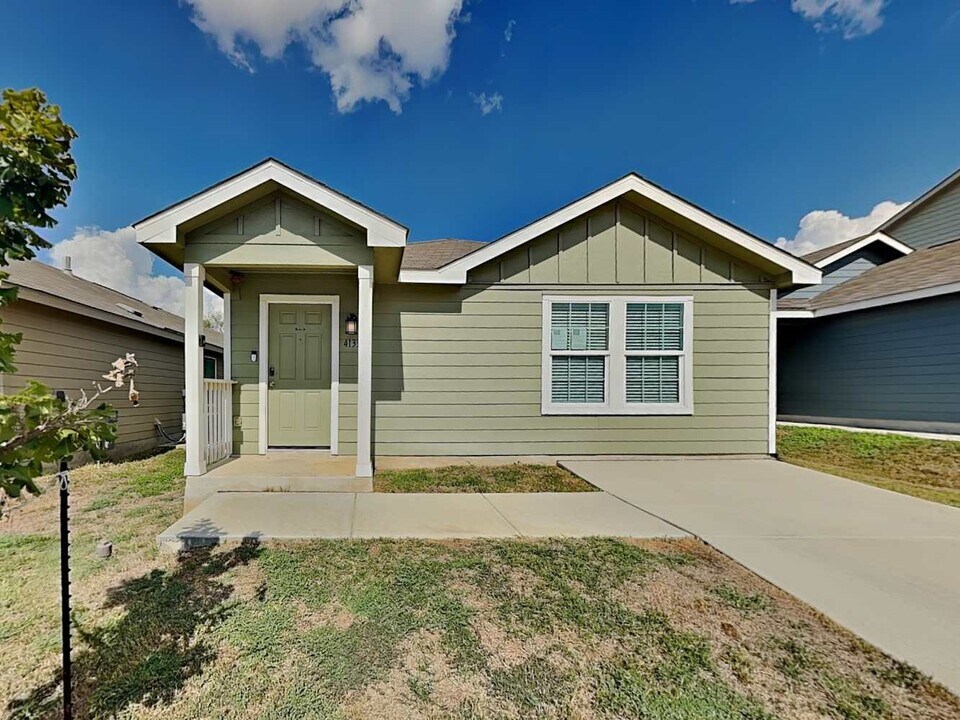 4133 Waterfall Cv in San Antonio, TX - Building Photo