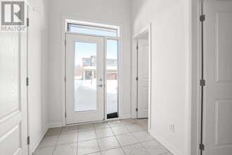 319 Cloyne Cres in Ottawa, ON - Building Photo - Building Photo